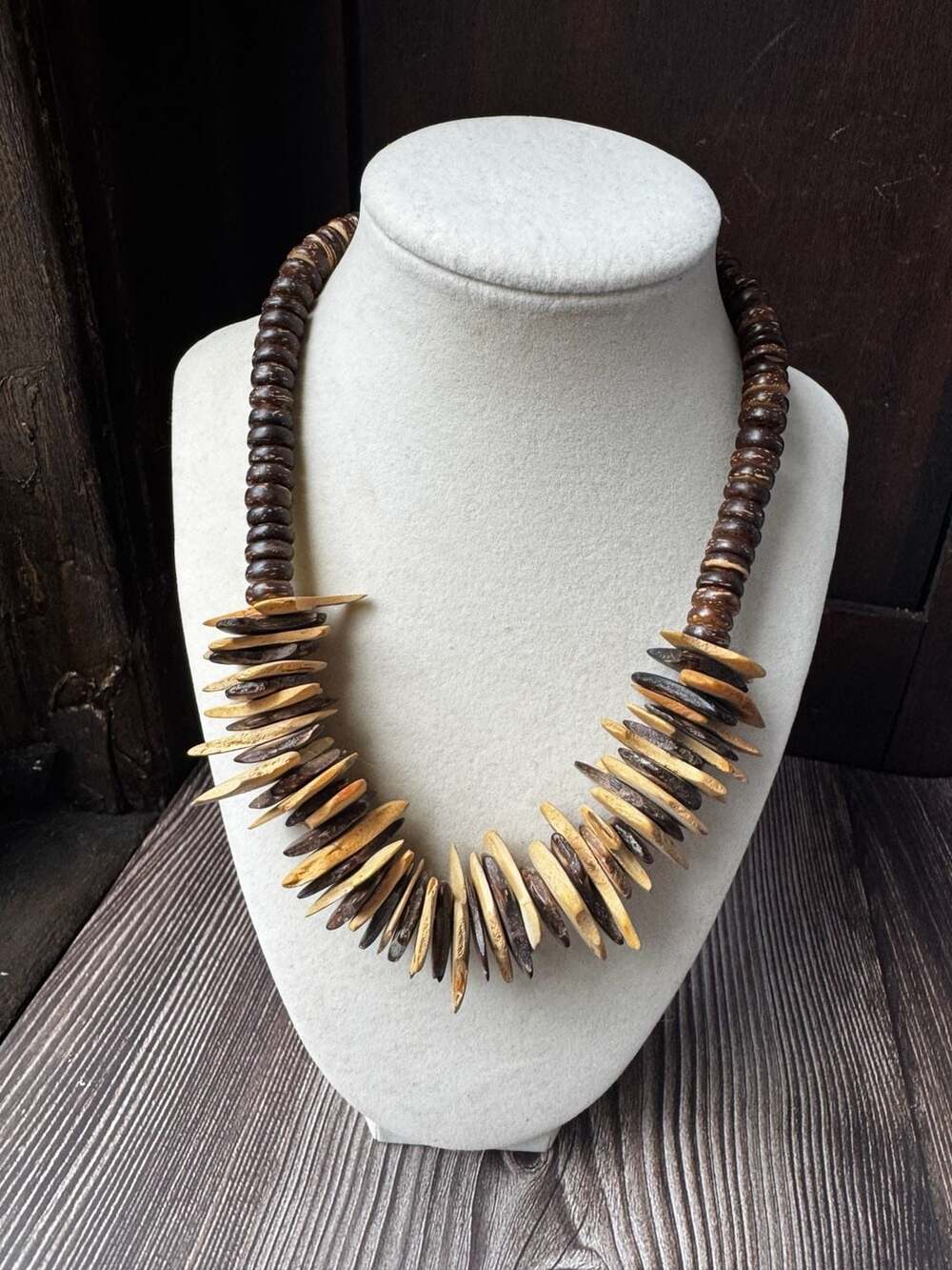 Vintage Jewelry 70s Statement Necklace wood   Big Chunky Large Beads